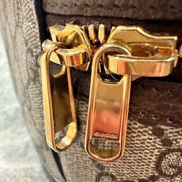 Gucci GG Supreme Monogram Vanity Cosmetic Case - Picture 3 of 8